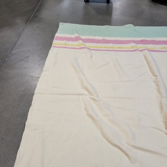 Vintage Ayers of Lachute Canada Pure Wool Blanket 48" X 65” Cream Stripes - Picture 7 of 8